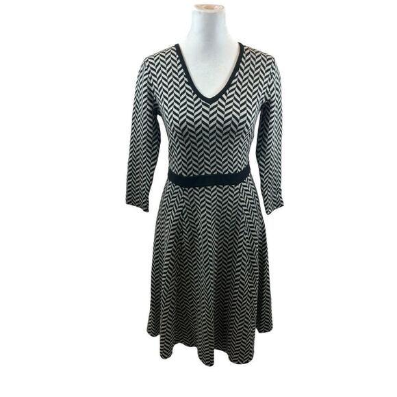 Ladies Boden‎ Lucinda Chevron Knit Dress Black and Grey Size 4 - Picture 2 of 10